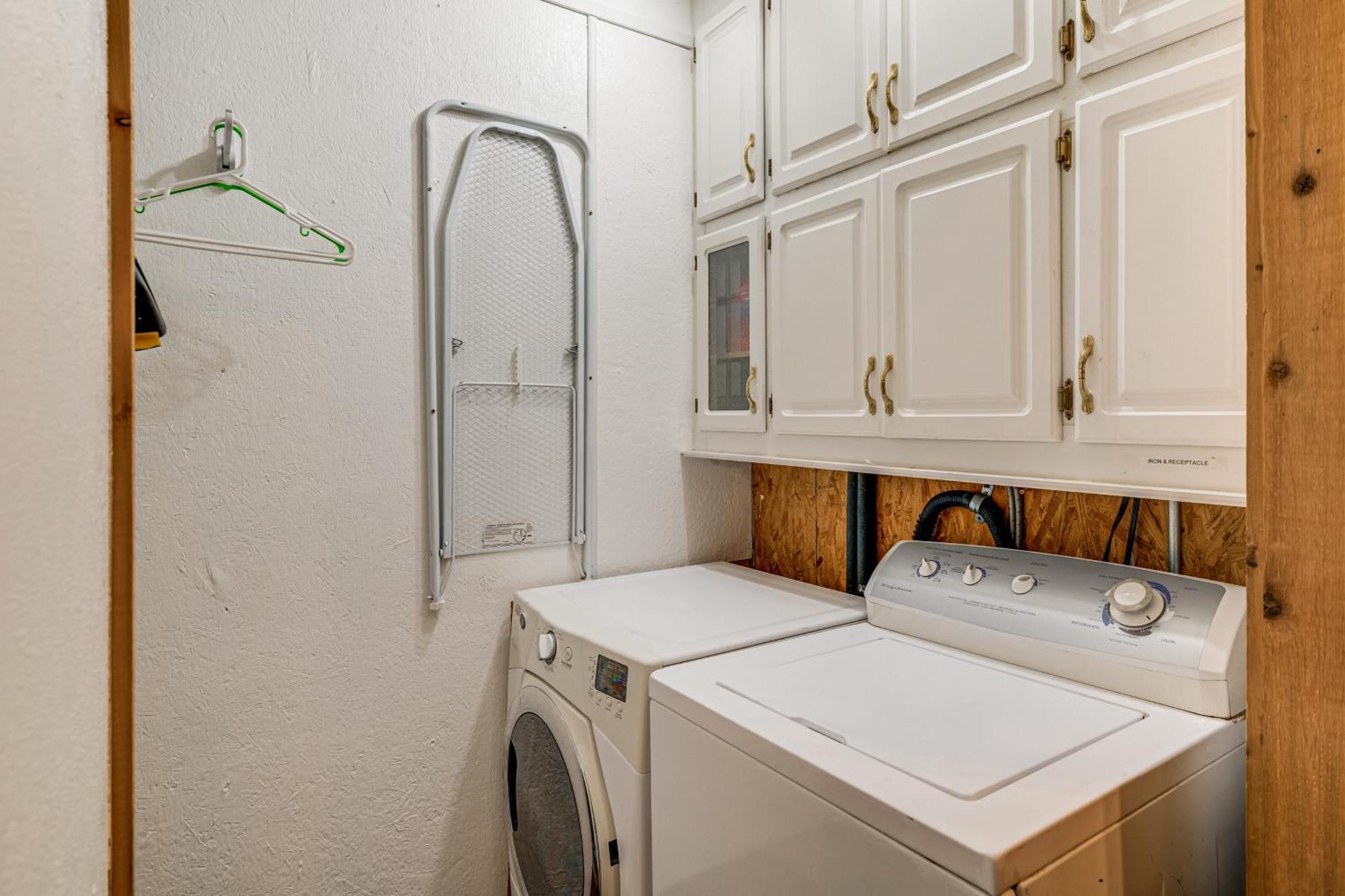 College Station Getaway With Hot Tub And Courtyard! Villa Luaran gambar
