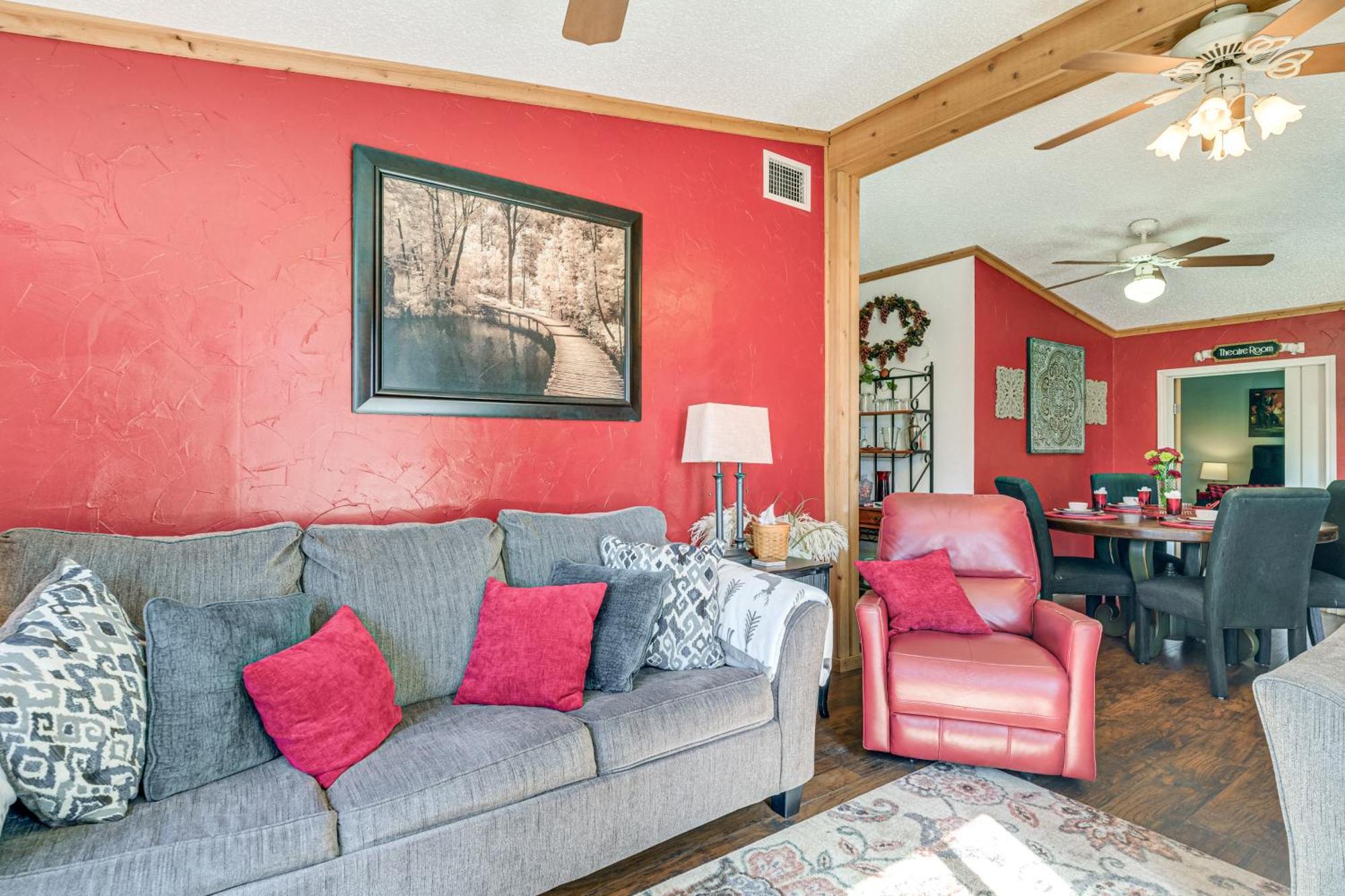 College Station Getaway With Hot Tub And Courtyard! Villa Luaran gambar